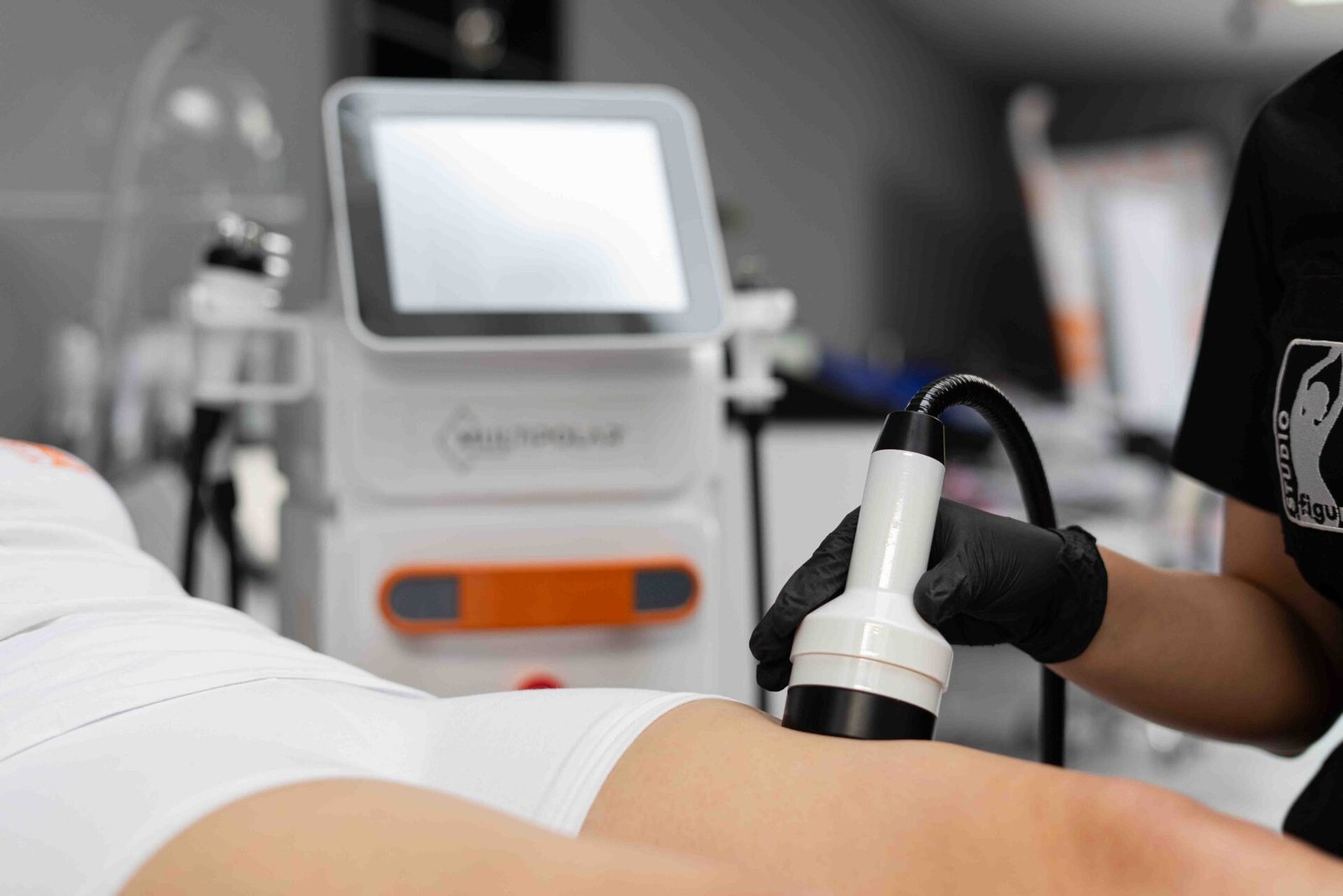 Professional aesthetic treatment with MULTIPOLAR PRO for face and body wellness applications.